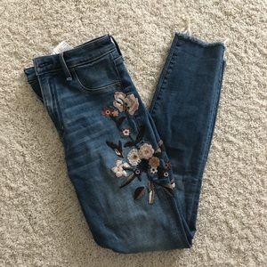 Abercrombie & Fitch Lightwash Skinny Jeans.
